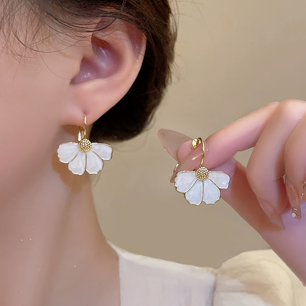 Geometric Petal Oil Drip Earrings for Women - Minimalist Elegant Zinc Alloy & Copper Ear Studs, Versatile Daily Casual Jewelry for All Seasons