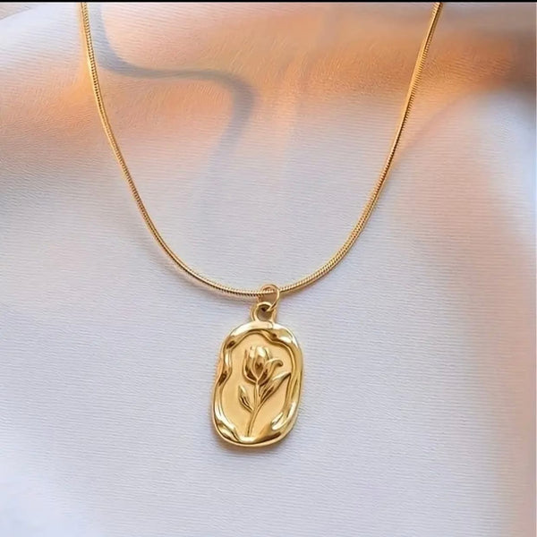 Elegant Golden Tone Stainless Steel Rose Pendant Necklce